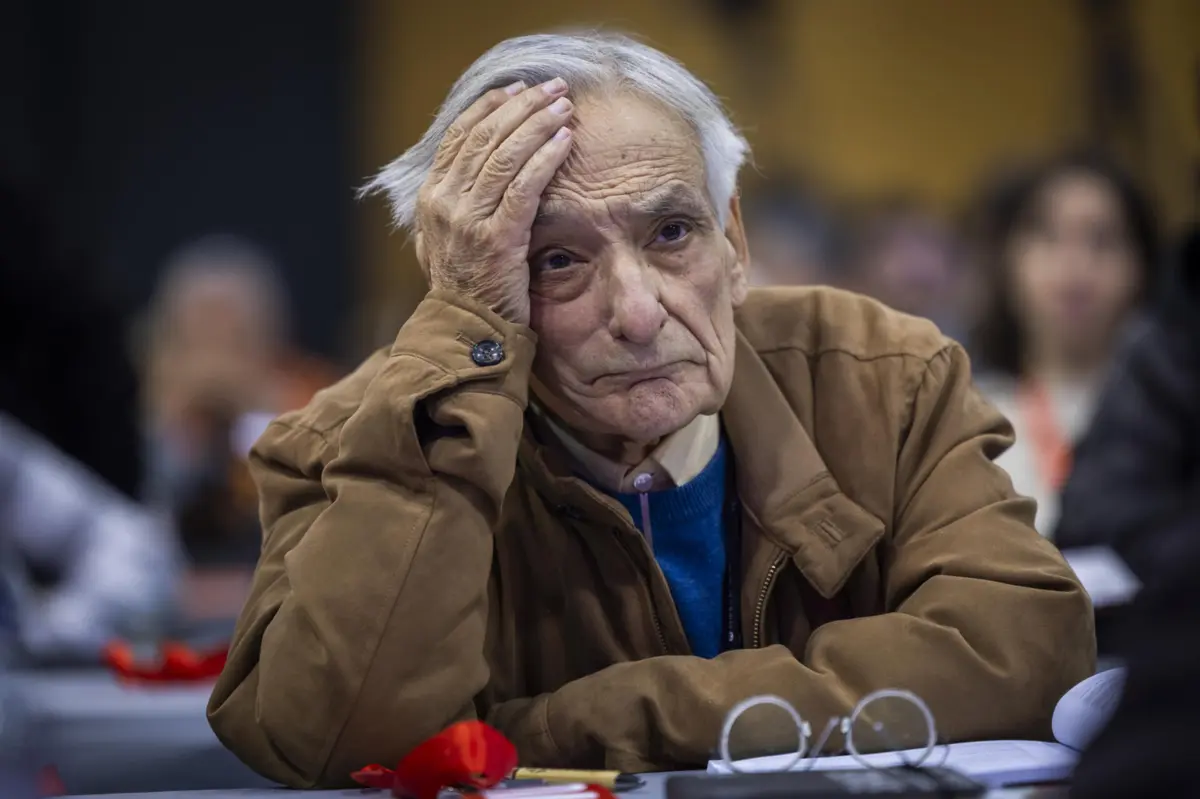 Fernando Rosas durante a XIV Convenção Nacional do Bloco de Esquerda, no Pavilhão do Casal Vistoso