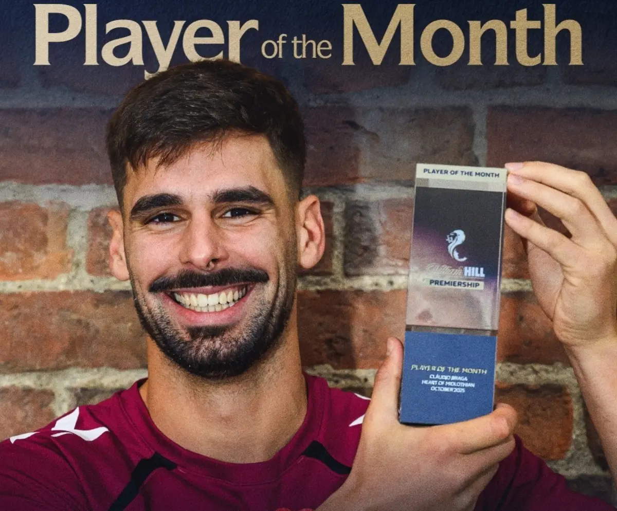 Português com o prémio de jogador do mês