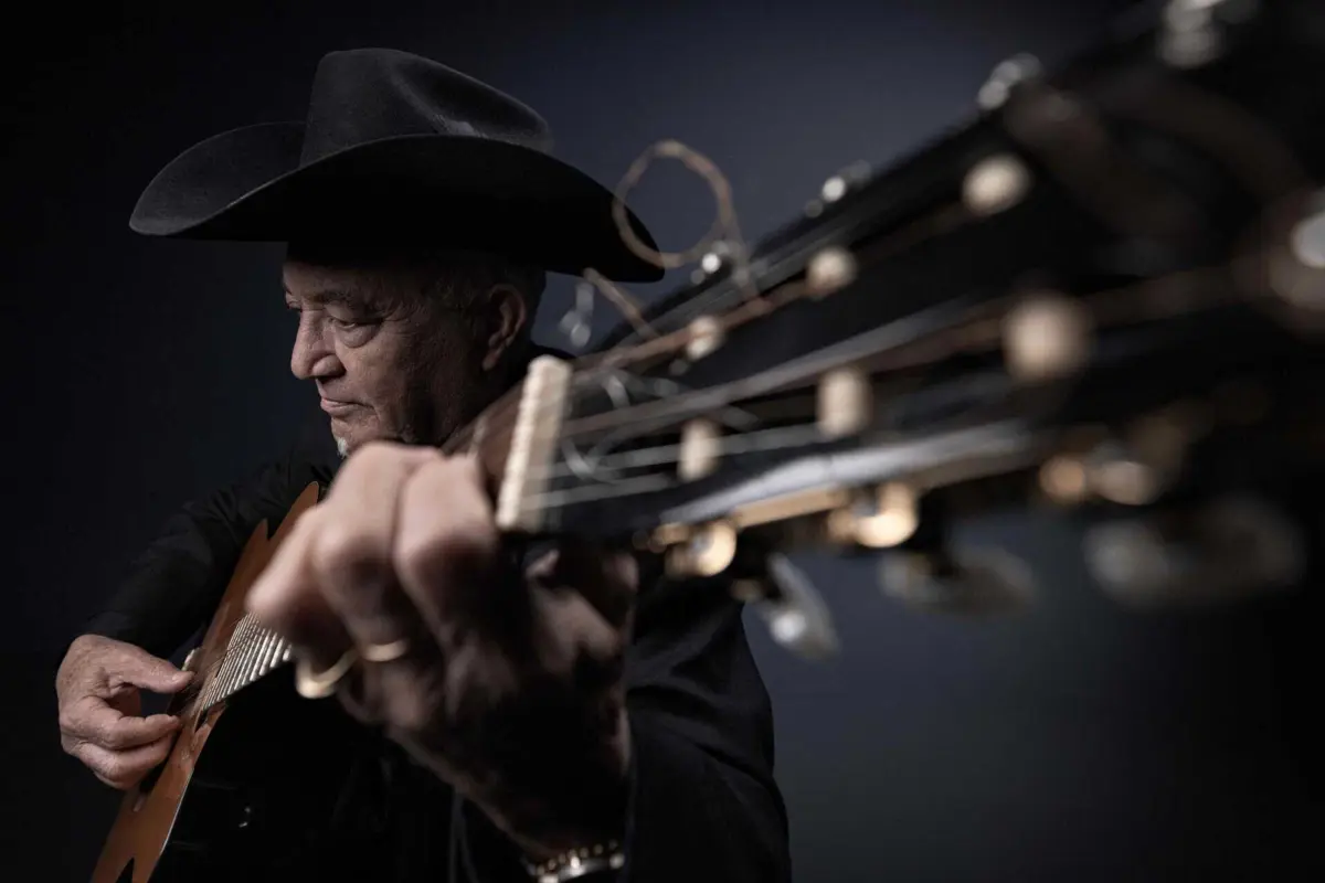 Eliades Ochoa: lendário músico cubano vai atuar no Festival Músicas do Mundo