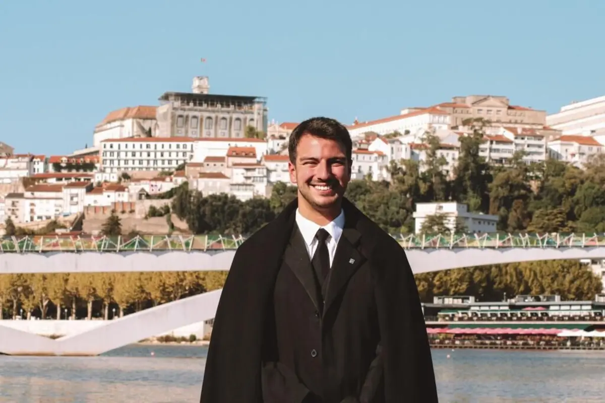 Renato Daniel, de 23 anos, é natural da Lousã e é vice-presidente da atual Direção Geral