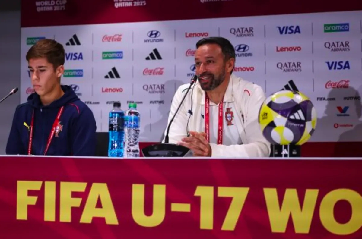 Selecionador Bino Maçães e capitão Rafael Quintas querem "mais" no Mundial sub-17