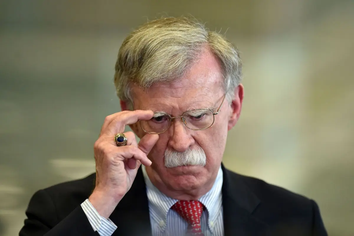 John Bolton, de 76 anos, é o terceiro adversário de Trump a enfrentar acusações judiciais