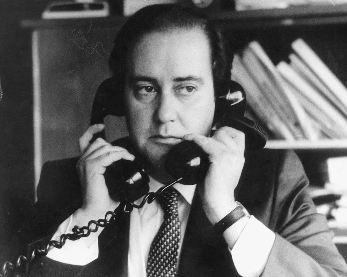 Pinto da Costa no gabinete em 1982