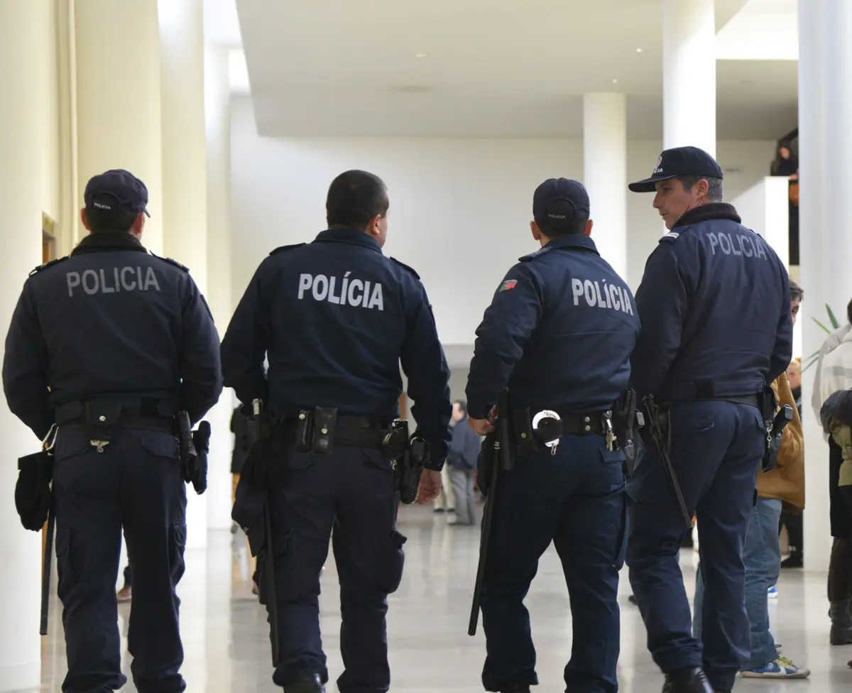 Suspeito responde por tráfico de droga, no Tribunal de Matosinhos, que tem contado com forte presença policial