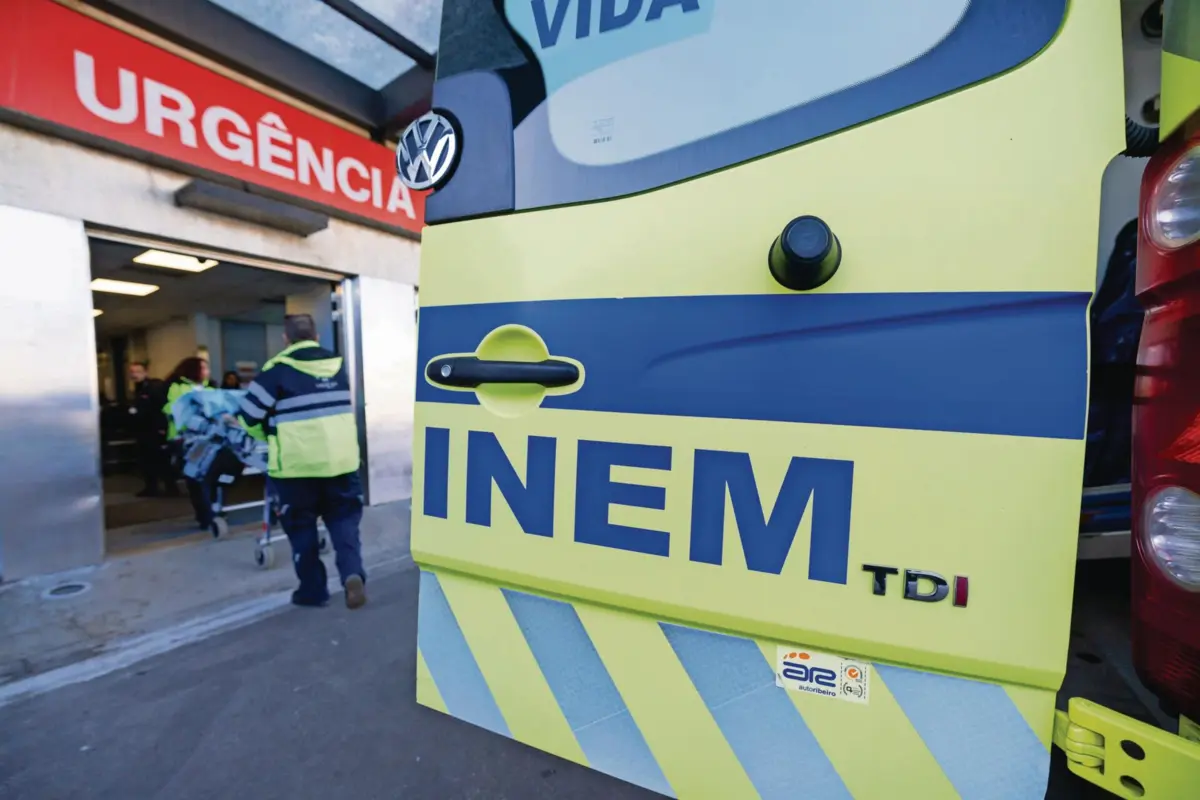 Um homem morreu no Seixal (Setúbal), depois de ter esperado três horas por meios de socorro que deviam ter chegado no máximo em uma hora