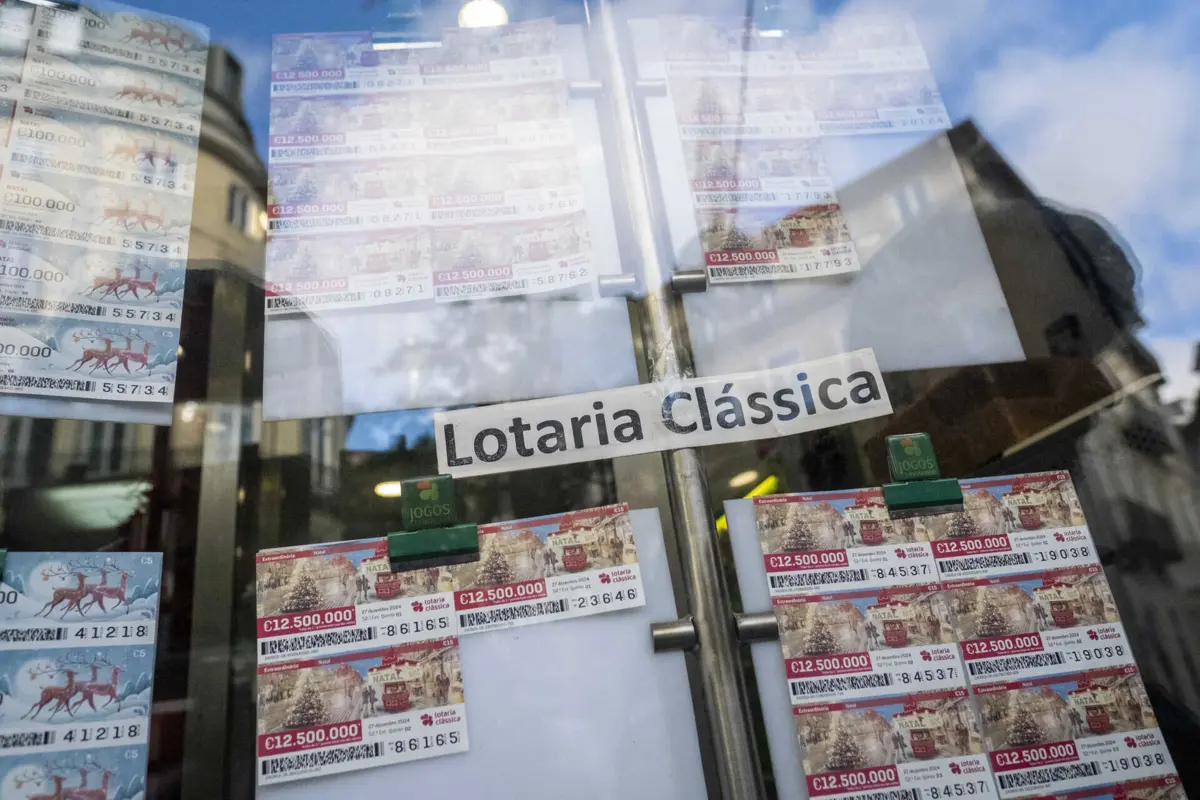 A lotaria anda na sexta-feira à roda, às 12.30 horas, no salão nobre do Departamento de Jogos da Santa Casa da Misericórdia de Lisboa