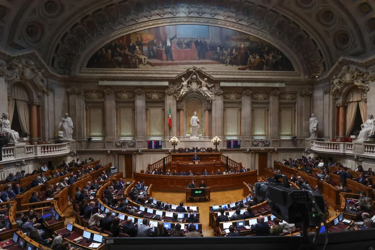 Imagem de contexto do artigo Parlamento vai discutir o alargamento do uso das armas de fogo pelas polícias