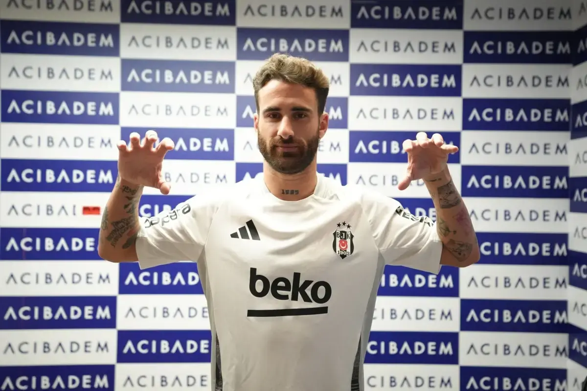 Rafa Silva cumpre a segunda temporada no Besiktas