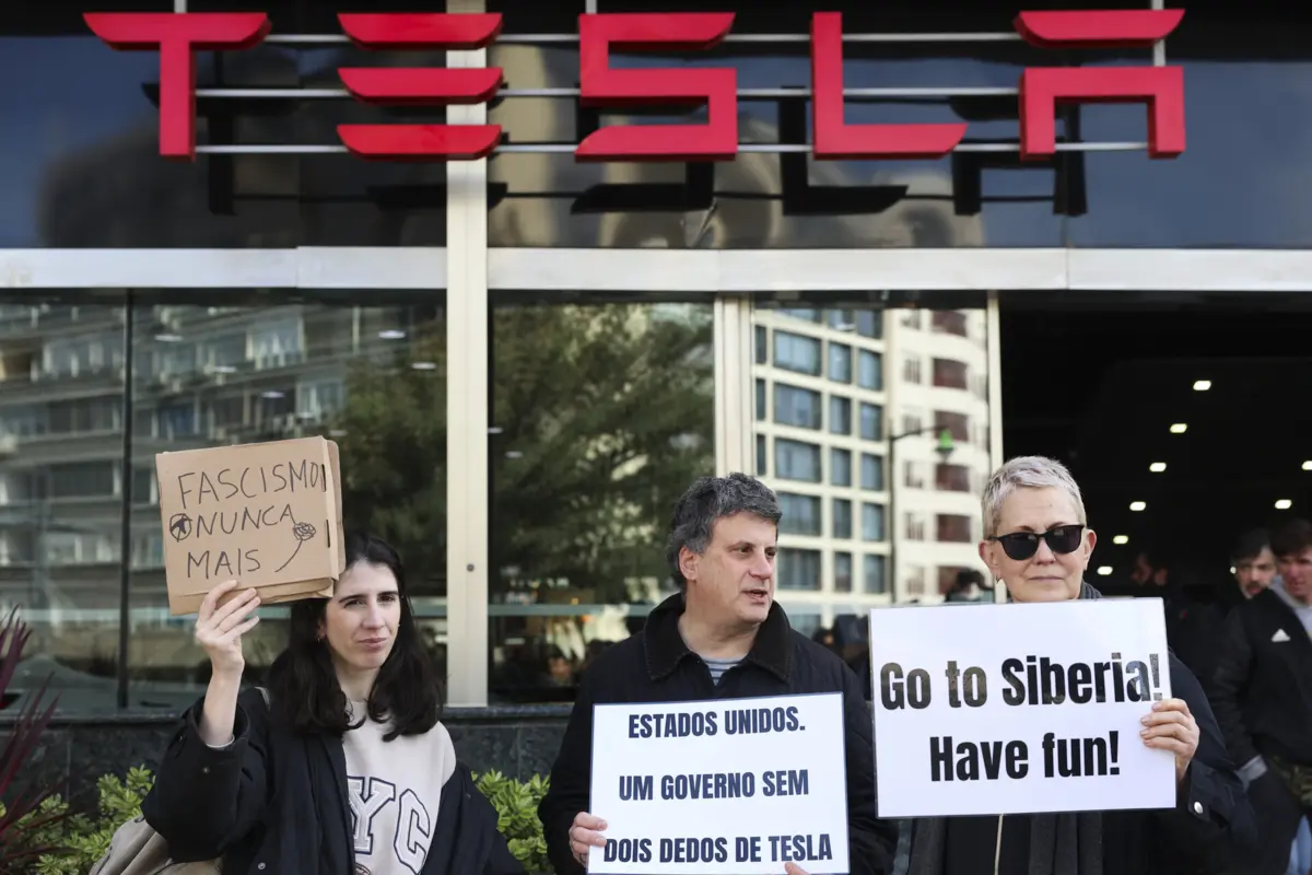 O protesto começou a ganhar forma pelas 15 horas