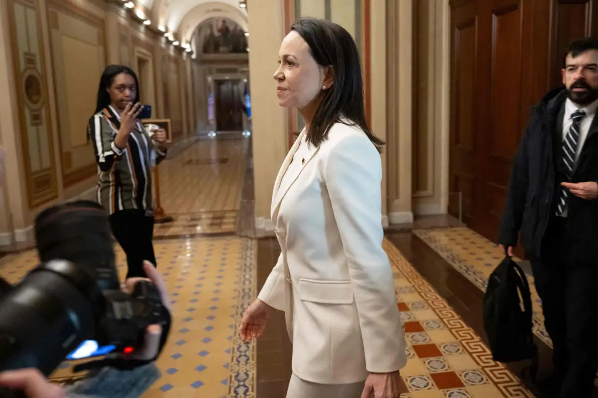 Corina Machado revelou que ofereceu medalha a Trump