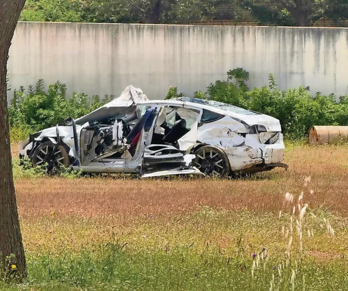 Tesla despistou-se em Tavira, provocando a morte de quatro jovens, a 10 de maio