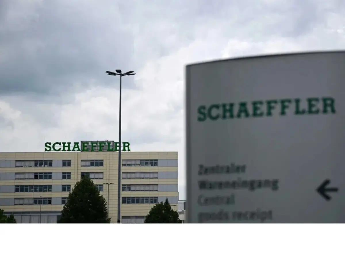 Grupo alemão prevê eliminar 4700 postos de trabalho e fechar duas fábricas.