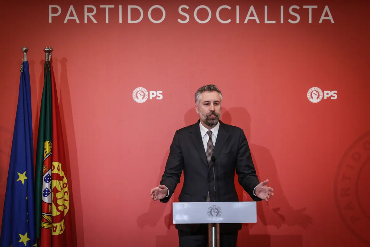 Pedro Nuno Santos acusa Montenegro de "prepotência e irresponsabilidade"