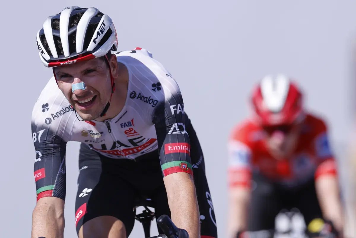 João Almeida ocupa o segundo lugar da geral a 48 segundos da camisola vermelha