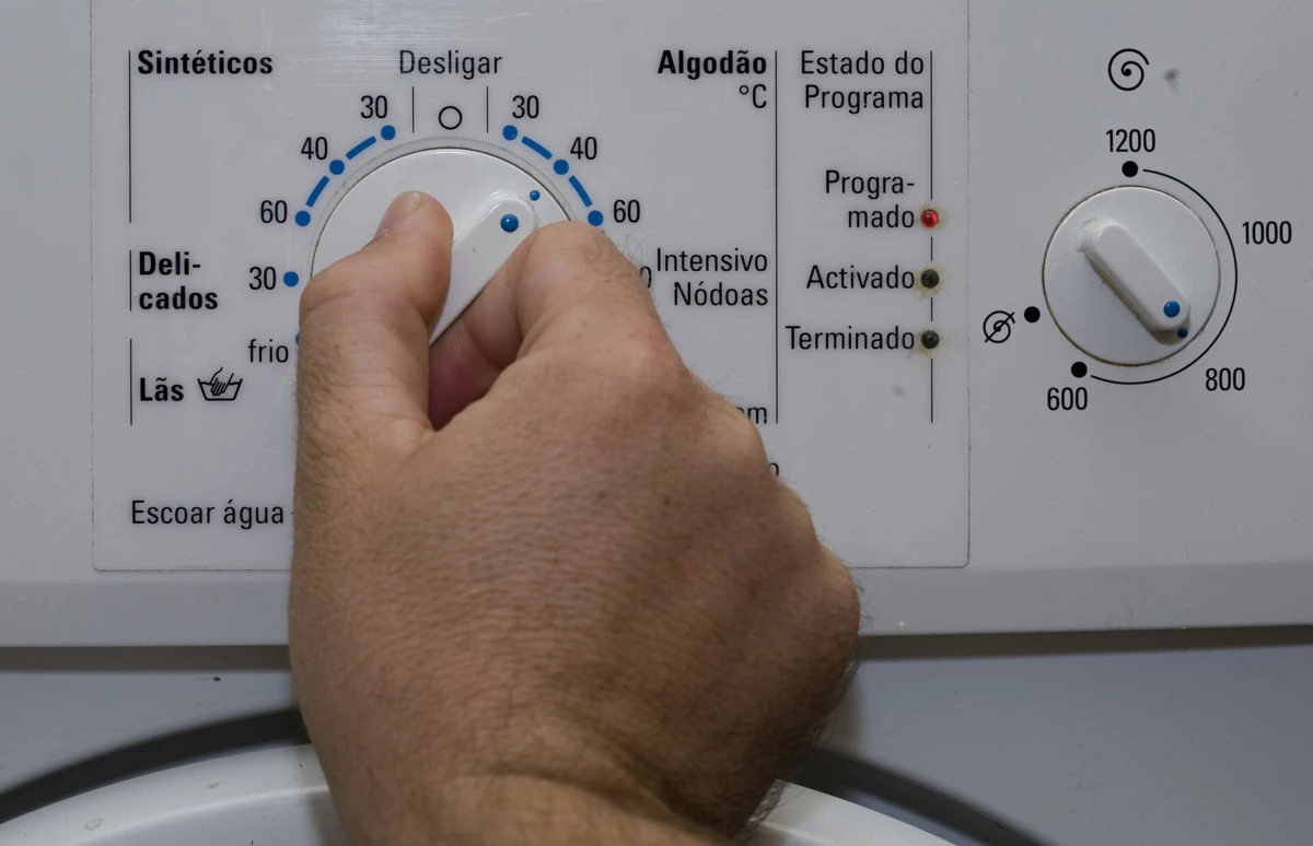 PSP deteve jovem que estava a tirar bens de casa alheia para vender