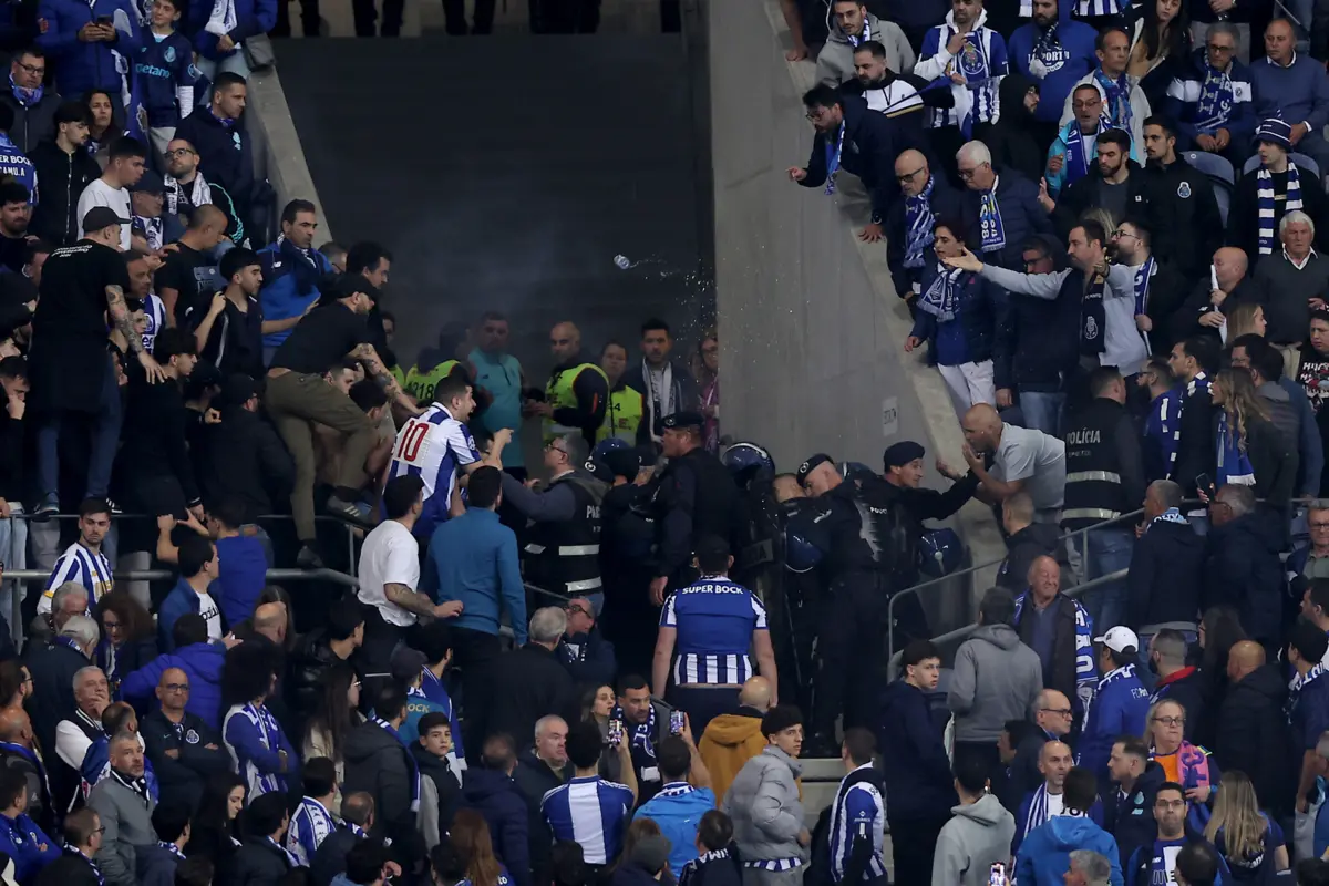 PSP envolveu-se em confrontos com adeptos