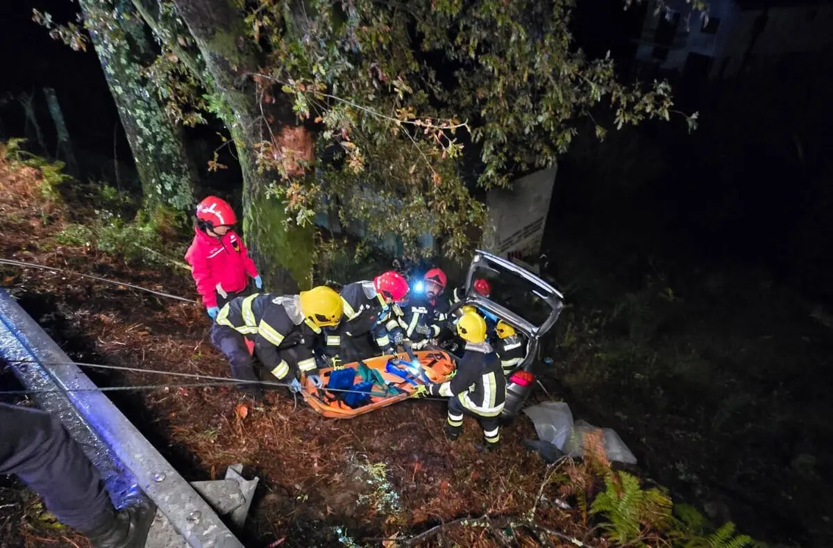 Bombeiros da Póvoa de Lanhoso no teatro de operações