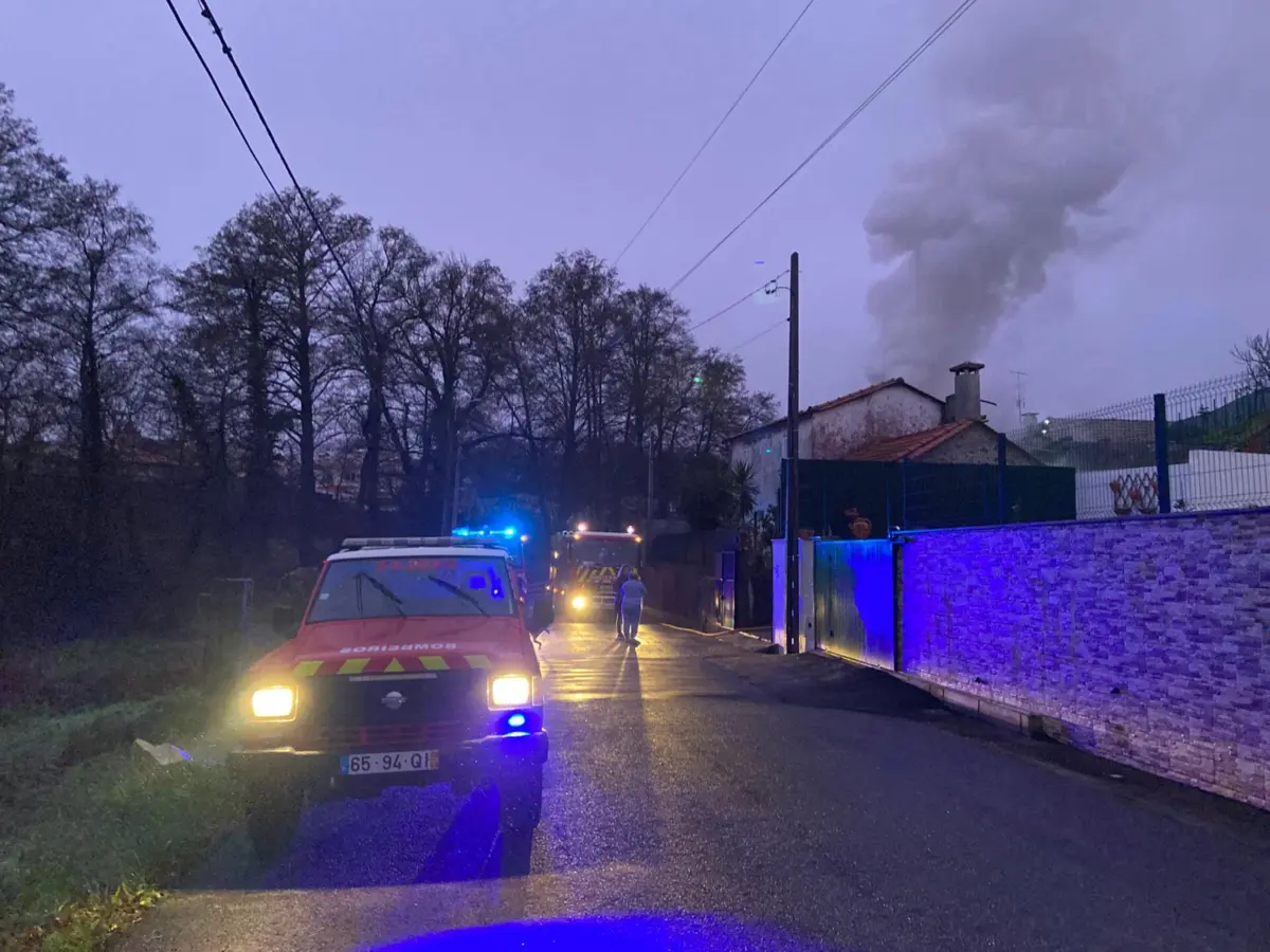 Imagem de contexto do artigo Incêndio em anexo mobiliza bombeiros em Oliveira de Azeméis
