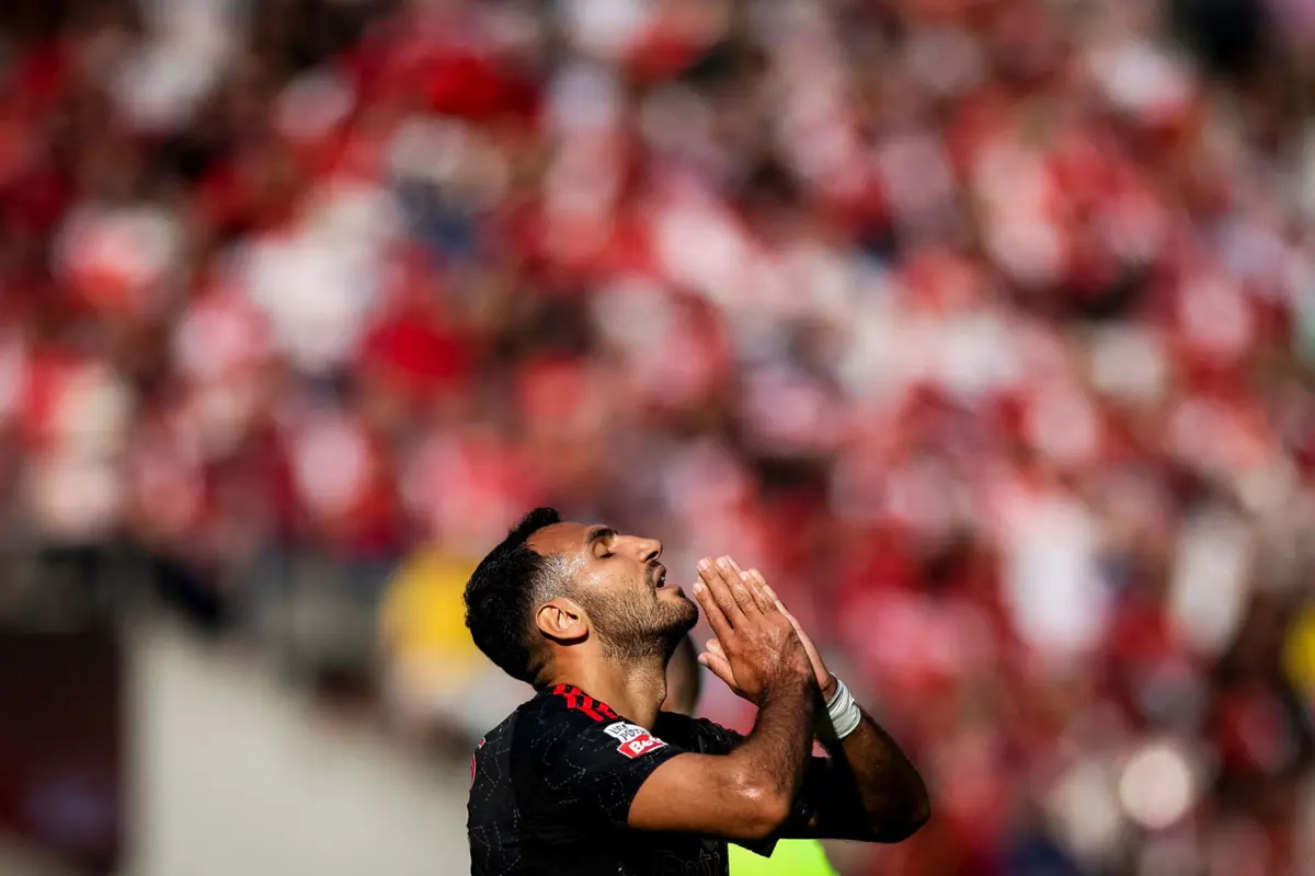 Águias querem manter grego no plantel