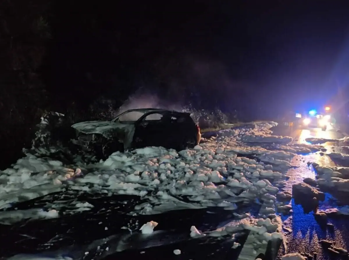 Imagem de contexto do artigo Carro incendeia-se após despiste na A3 em Paredes de Coura