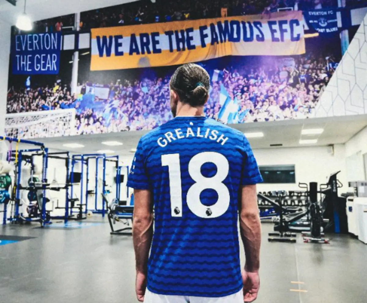 Jack Grealish será o camisola 18 do Everton