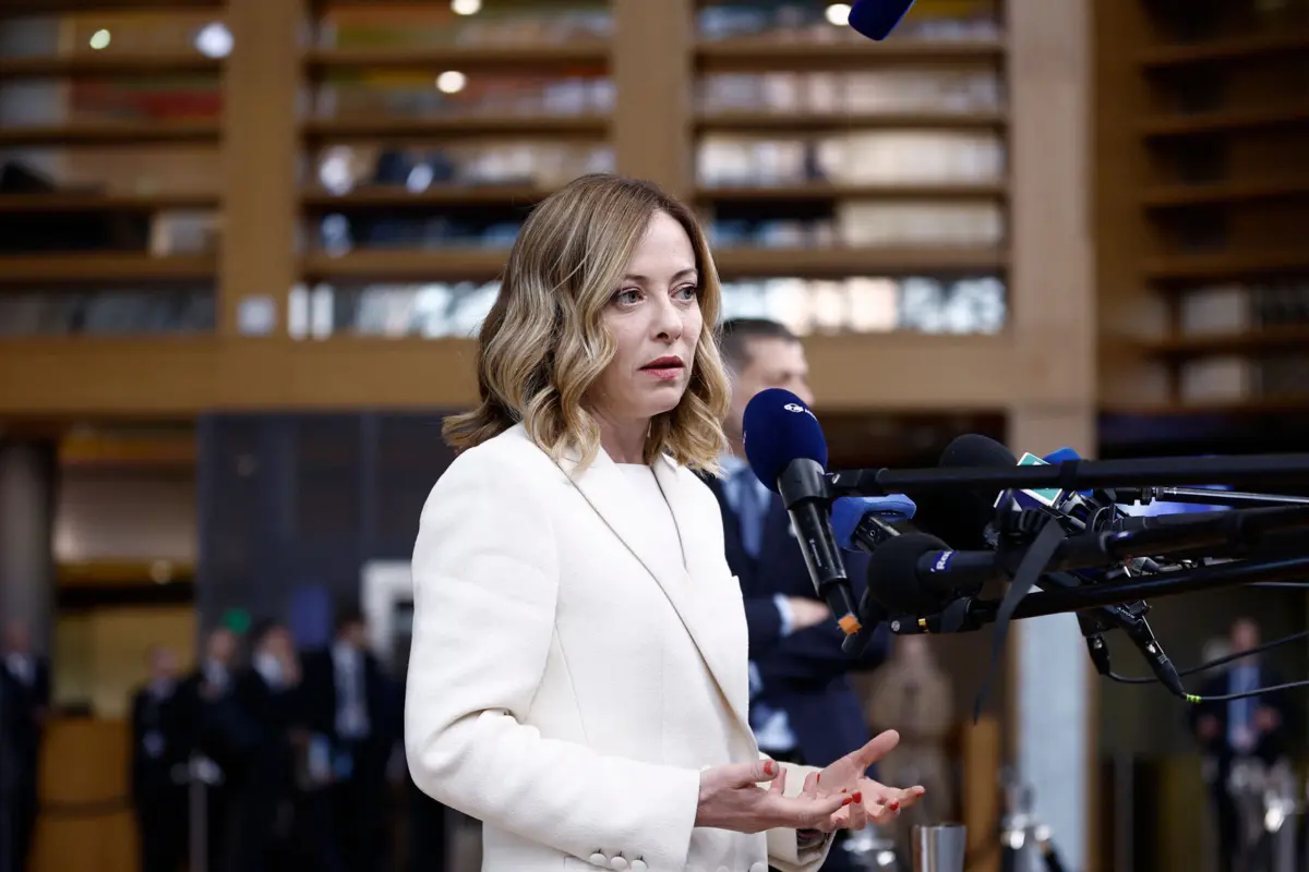 Governo de Meloni acusado de silenciar opositores na televisão