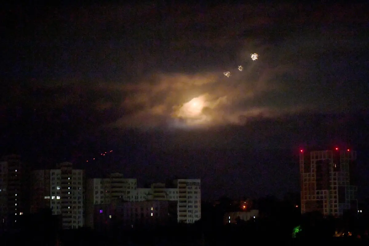 Segundo a Força Aérea ucraniana, drones e mísseis foram disparados contra 11 regiões do país