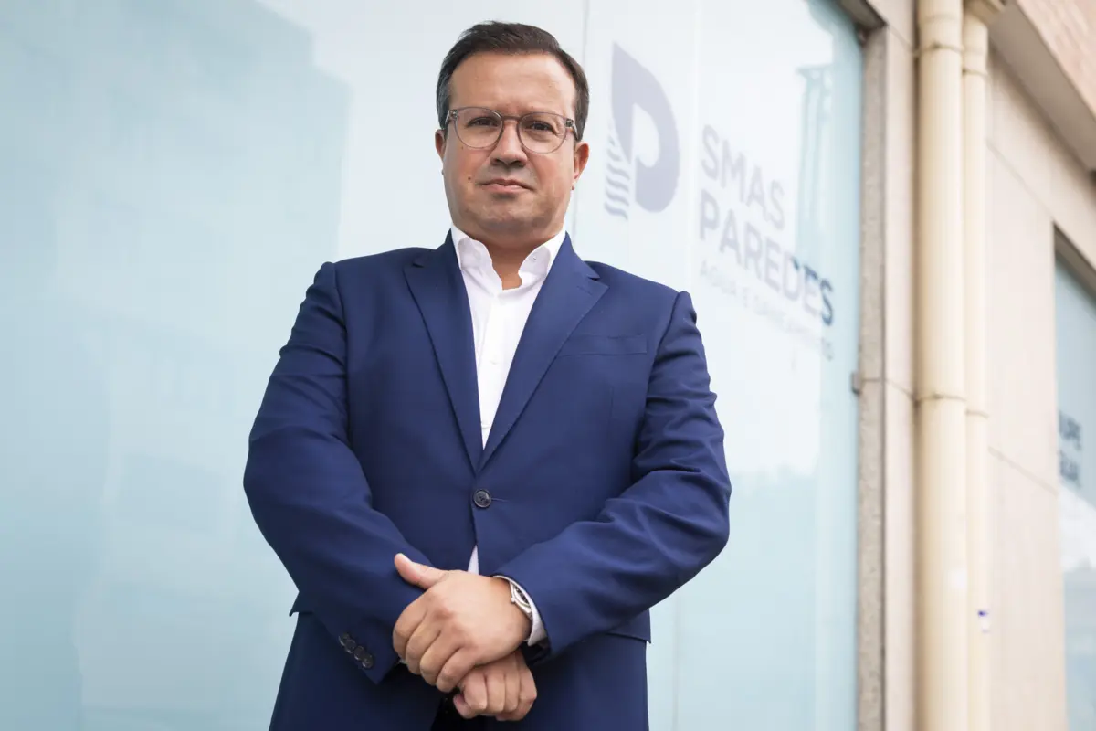 As publicações de Manuel Almeida foram consideradas irregulares pela Comissão Nacional de Eleitores