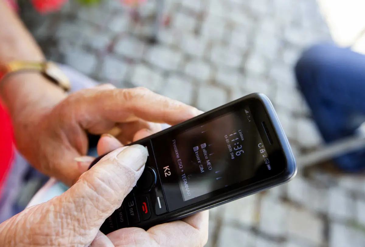 Metadados são o contexto em que ocorre uma conversa ou um acesso à Internet