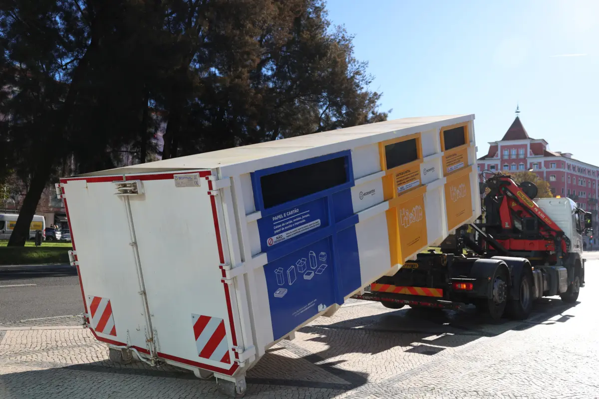 Imagem de contexto do artigo Câmara distribui 57 contentores por Lisboa para mitigar efeitos da greve do lixo