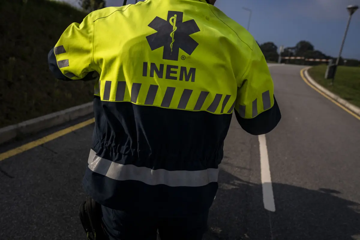 Foram mobilizados para o local 42 operacionais dos bombeiros, do INEM, da GNR e do Serviço Municipal de Proteção Civil de Santiago do Cacém
