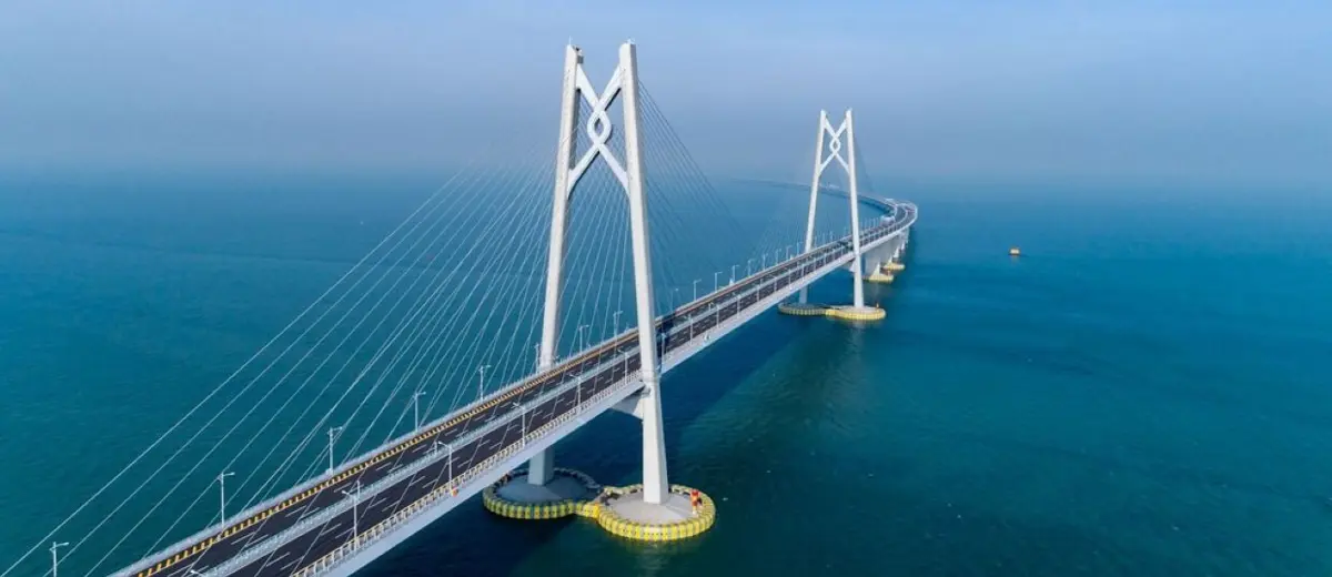 Ponte Hong Kong-Zhuhai-Macau foi inaugurada em 2018 e tem 55 quilómetros de extensão