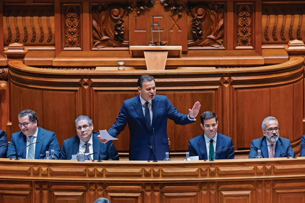 O primeiro-ministro, Luís Montenegro, esteve na AR a defender o programa do Governo