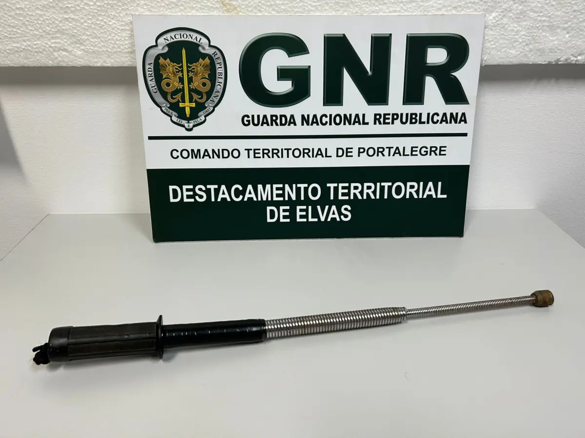 O detido foi constituído arguido e os factos foram comunicados ao Tribunal de Elvas