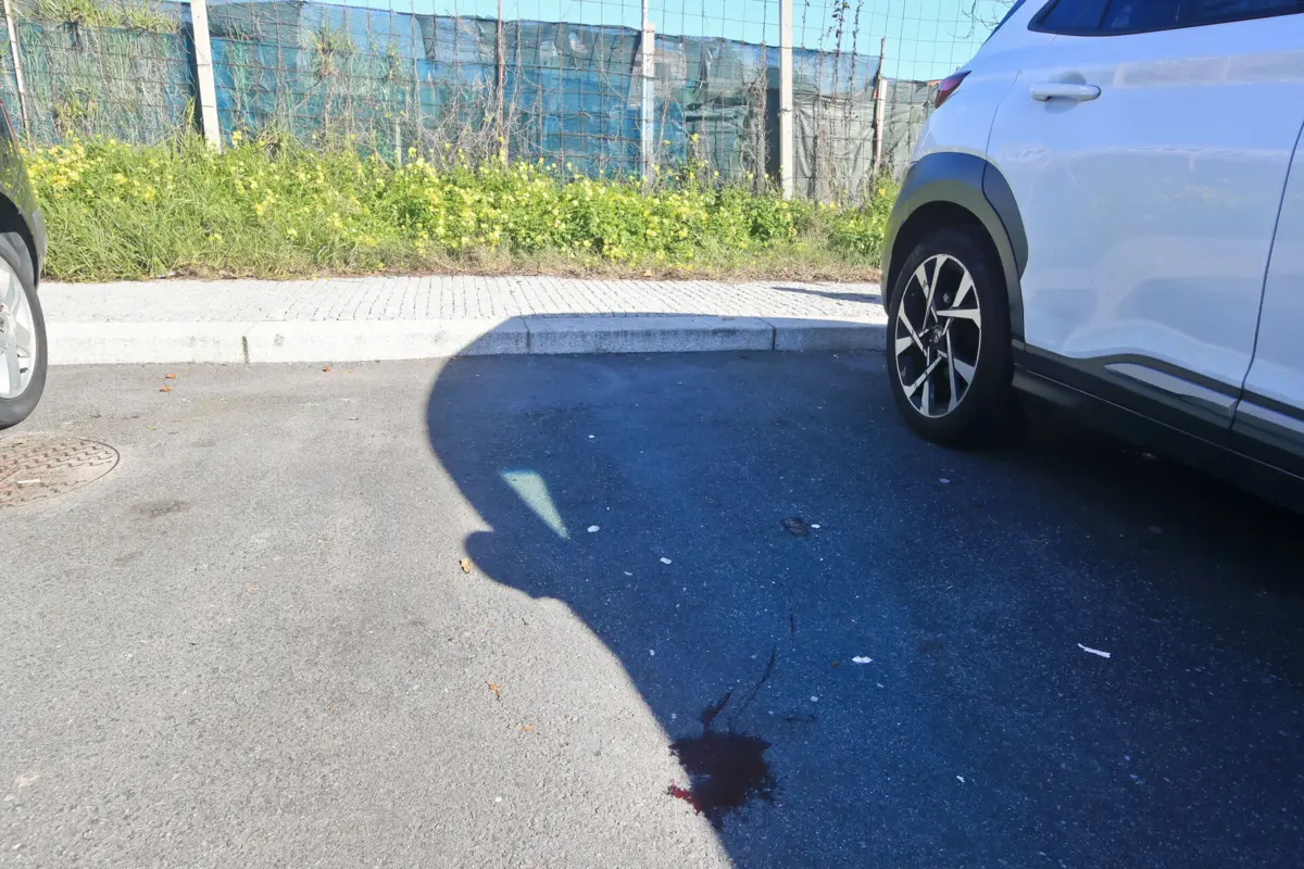 O corpo de Salomé foi abandonado num local usado para consumo de droga. Estava coberto com um casaco