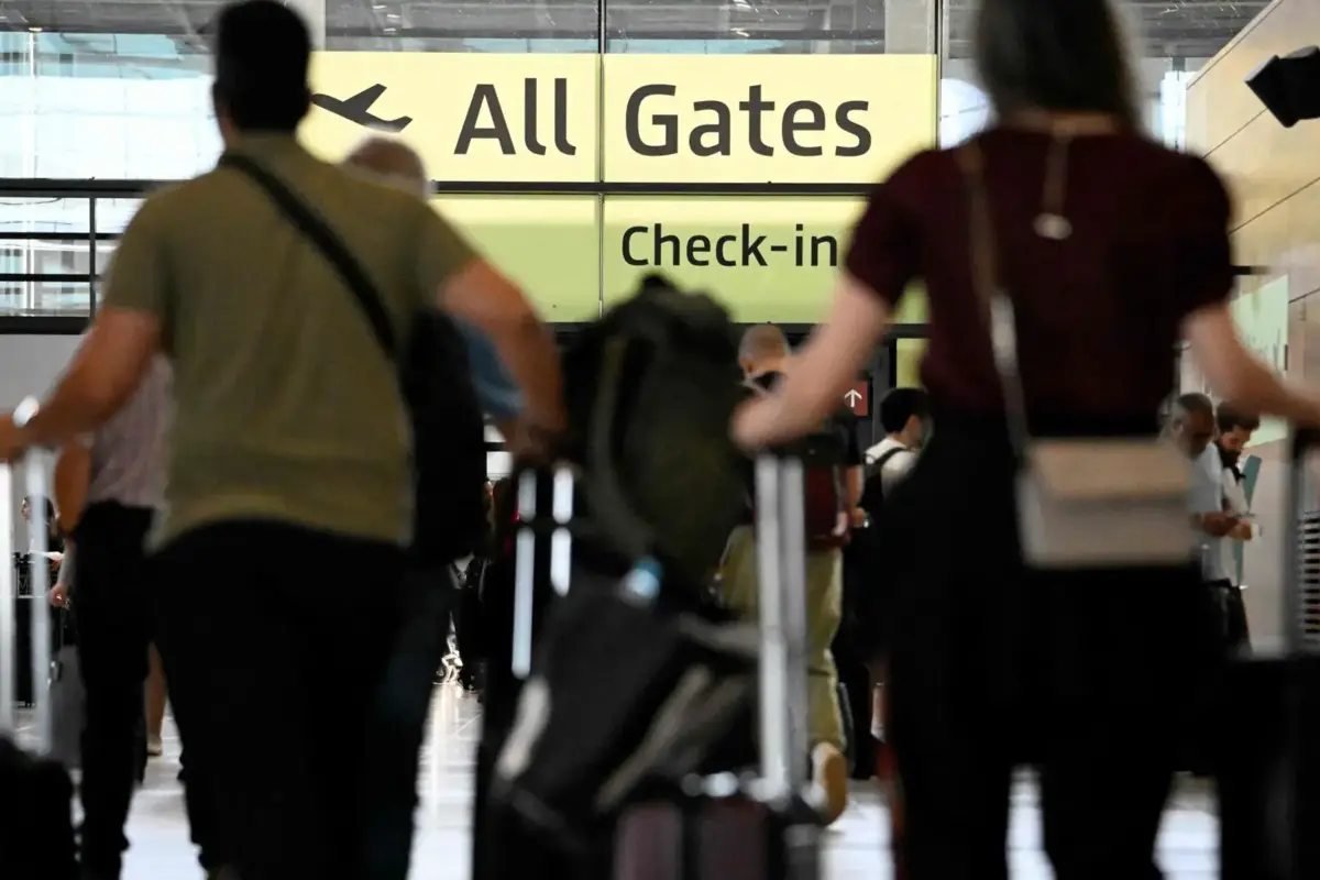 Arguido não entregou nenhum valor da emissão dos bilhetes às companhias aéreas