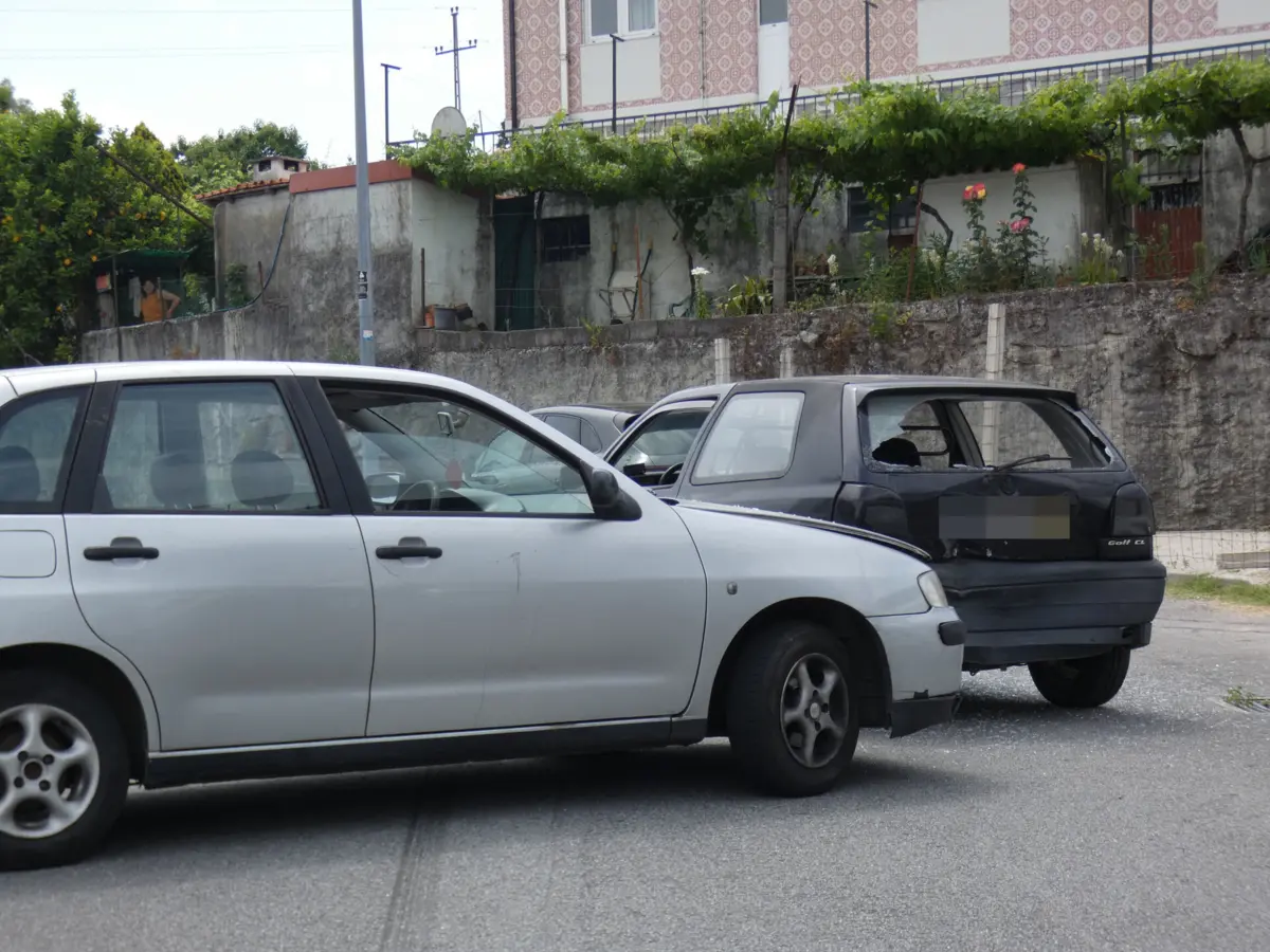 Ninguém ficou ferido na sequência da colisão