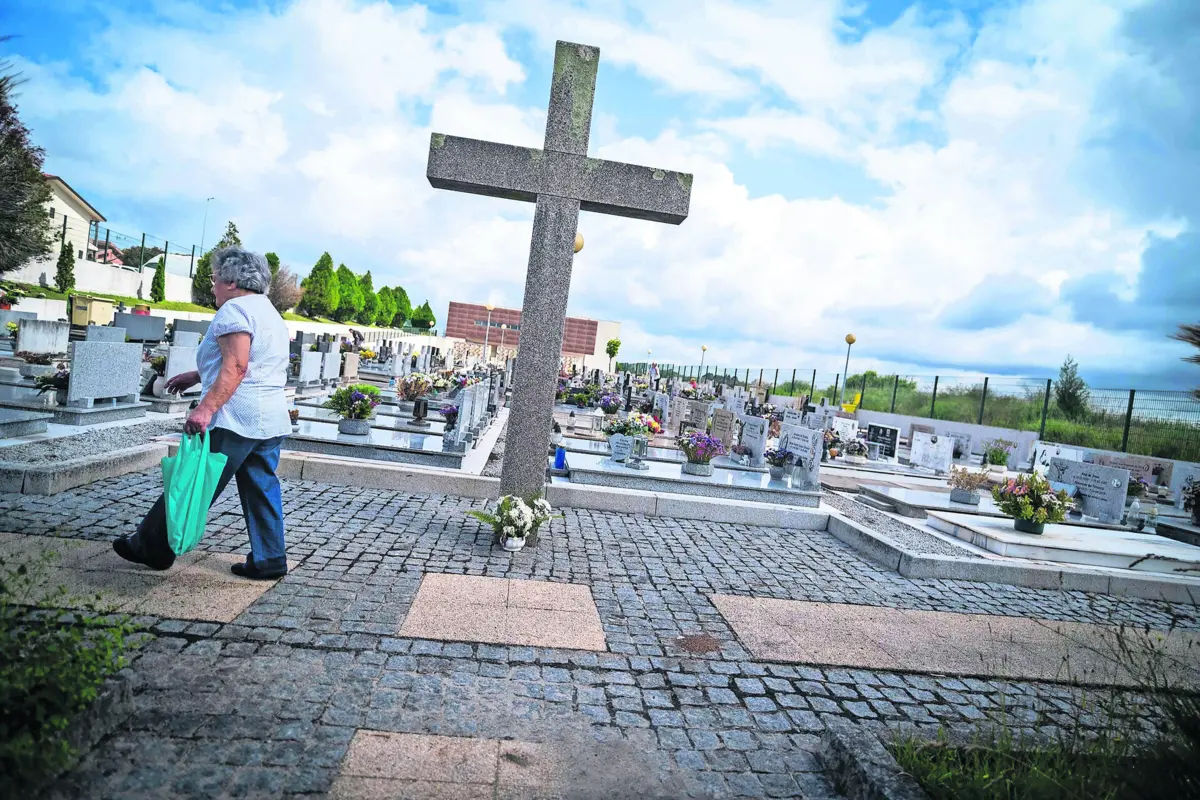 Expropriar cemitério deve custar 50 mil euros à Câmara de Gondomar