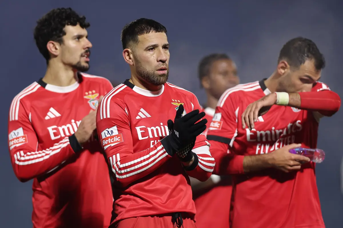 Otamendi vai na sexta época ao serviço dos encarnados