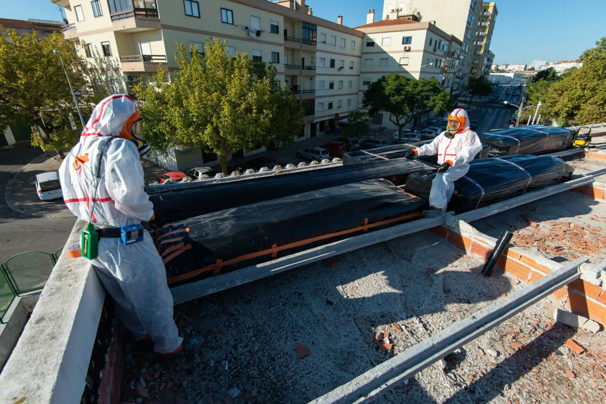 Os trabalhos concentraram-se, maioritariamente, nas coberturas das escolas