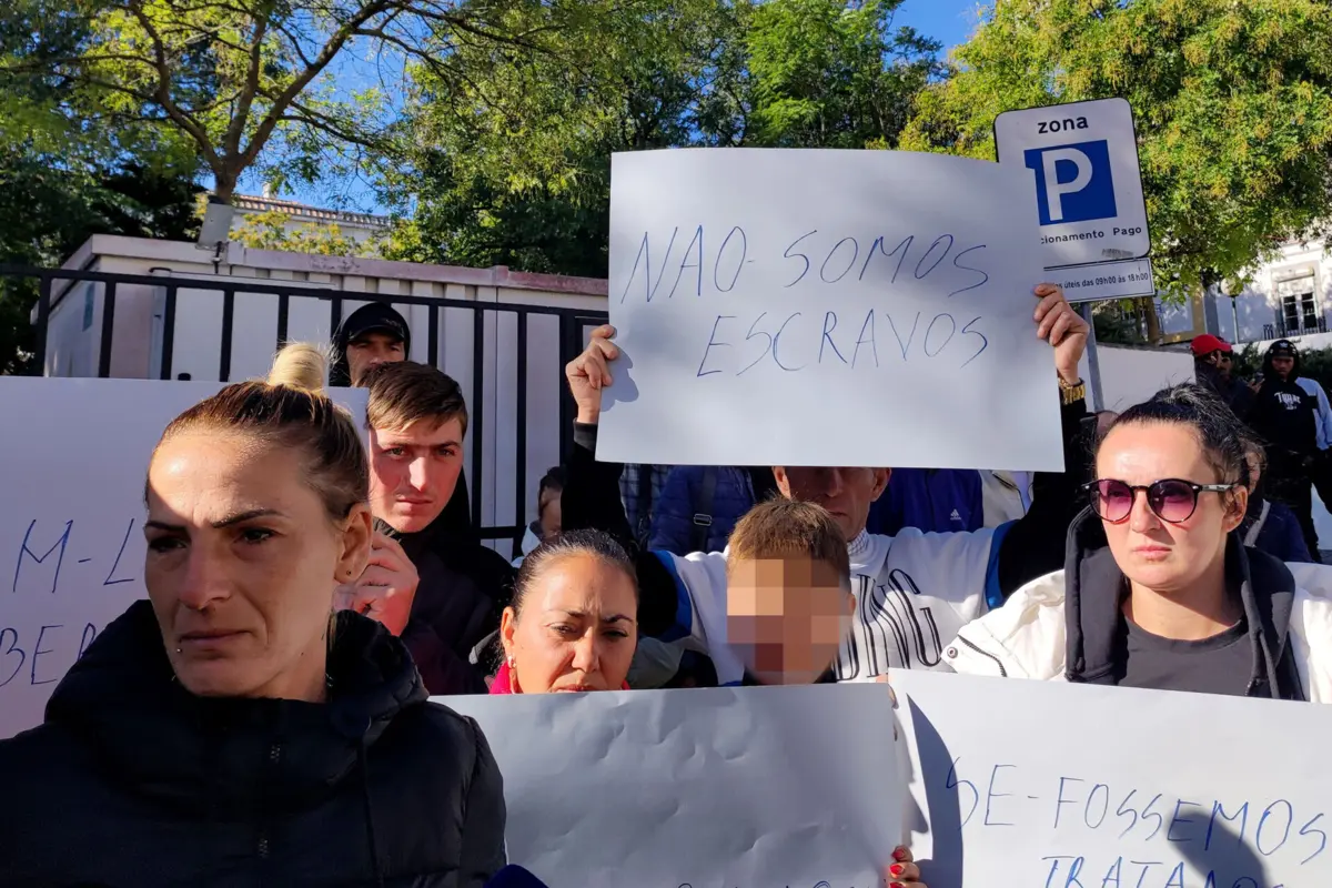 Entre os detidos estão, pelo menos, três portugueses, dois homens e uma mulher