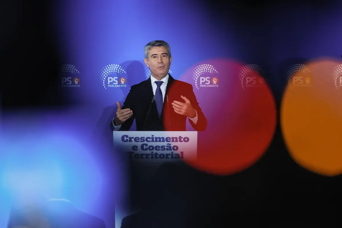 O Partido Socialista vai ainda propor a redução do IVA para um cabaz de alimentos