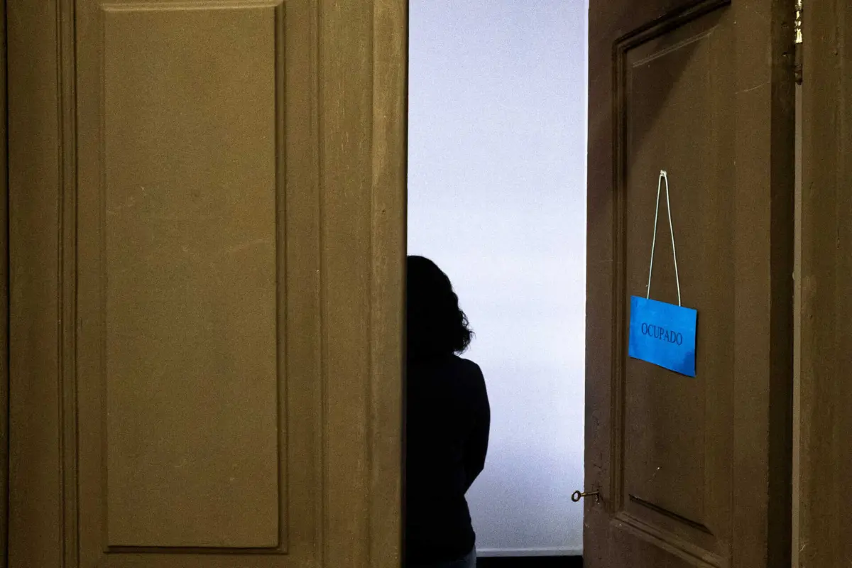 A arguida, que se encontra em prisão preventiva, pode ser declarada inimputável pelo tribunal