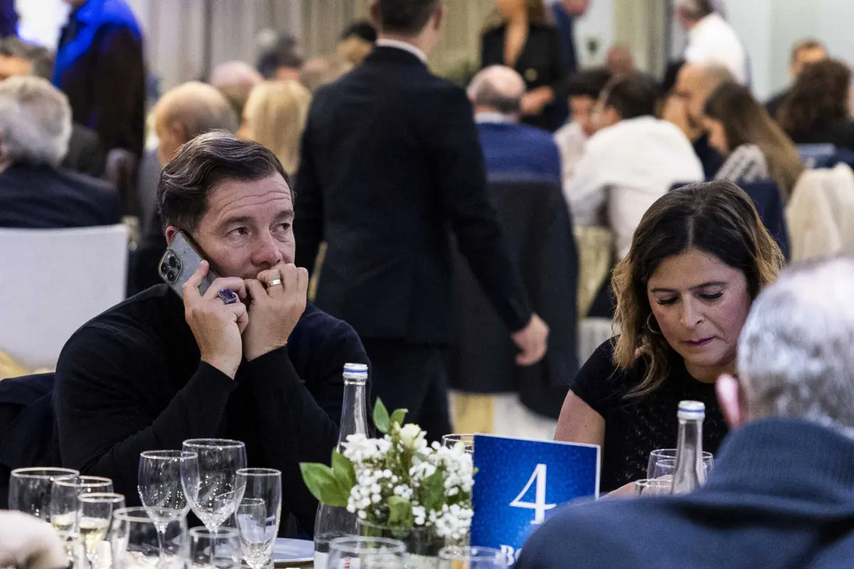 Fernando Madureira, com a mulher Sandra, forografado durante uma ação de apoioa a Pinto da Costa