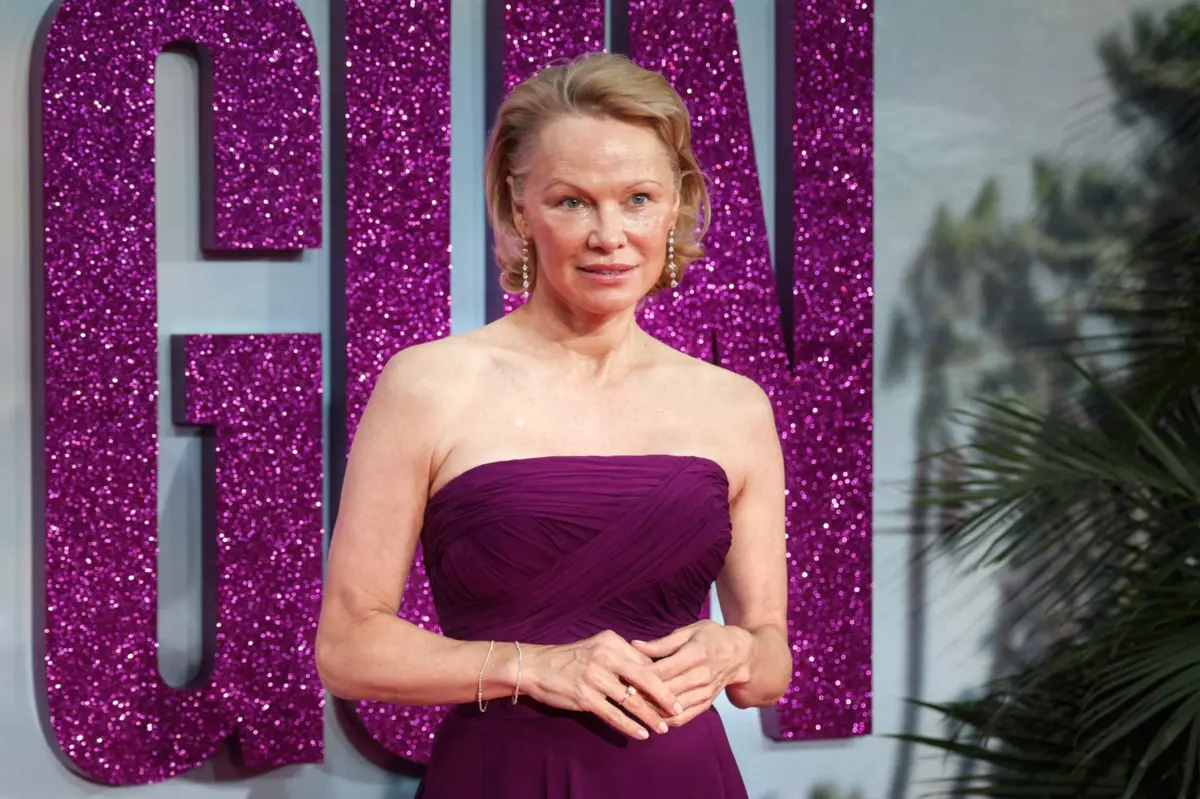 Pamela Anderson estará a viver um relacionamento com Liam Neeson