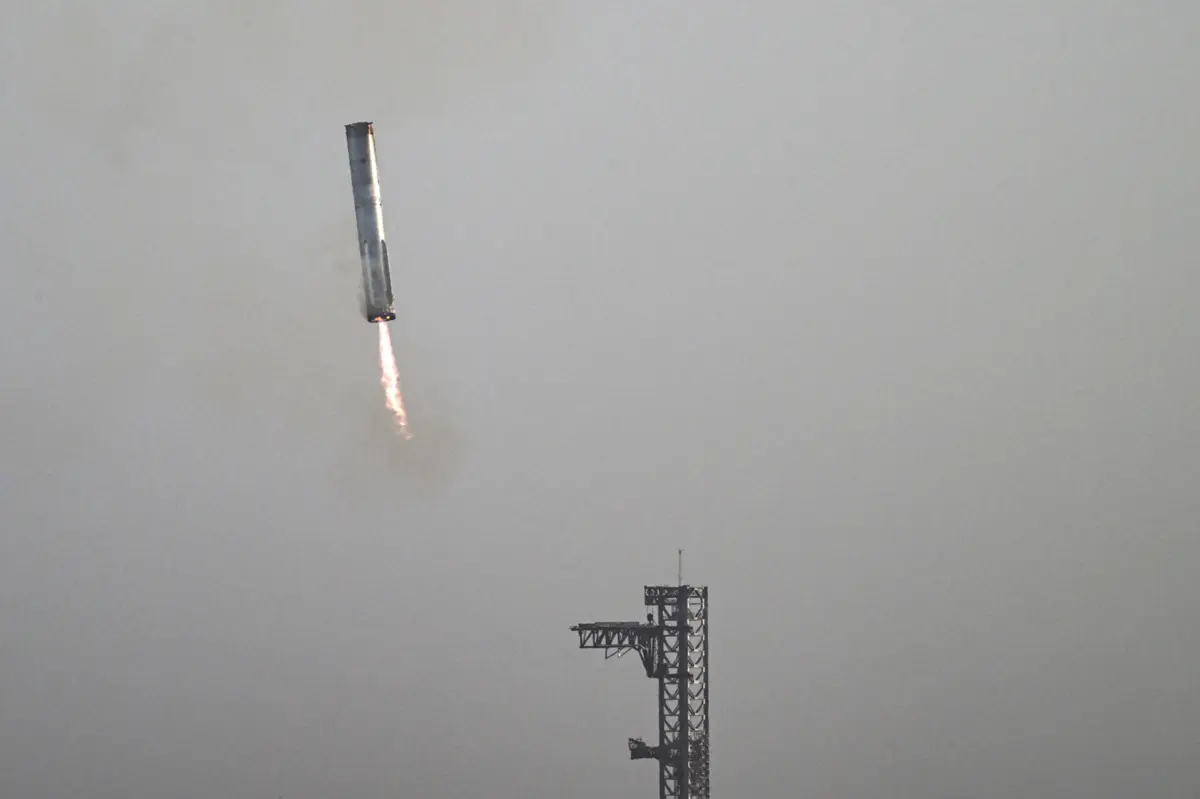 Para este voo, o megafoguetão contou com aviónica atualizada, incluindo um computador de voo mais potente, melhor distribuição de energia e rede, bem como baterias inteligentes integradas