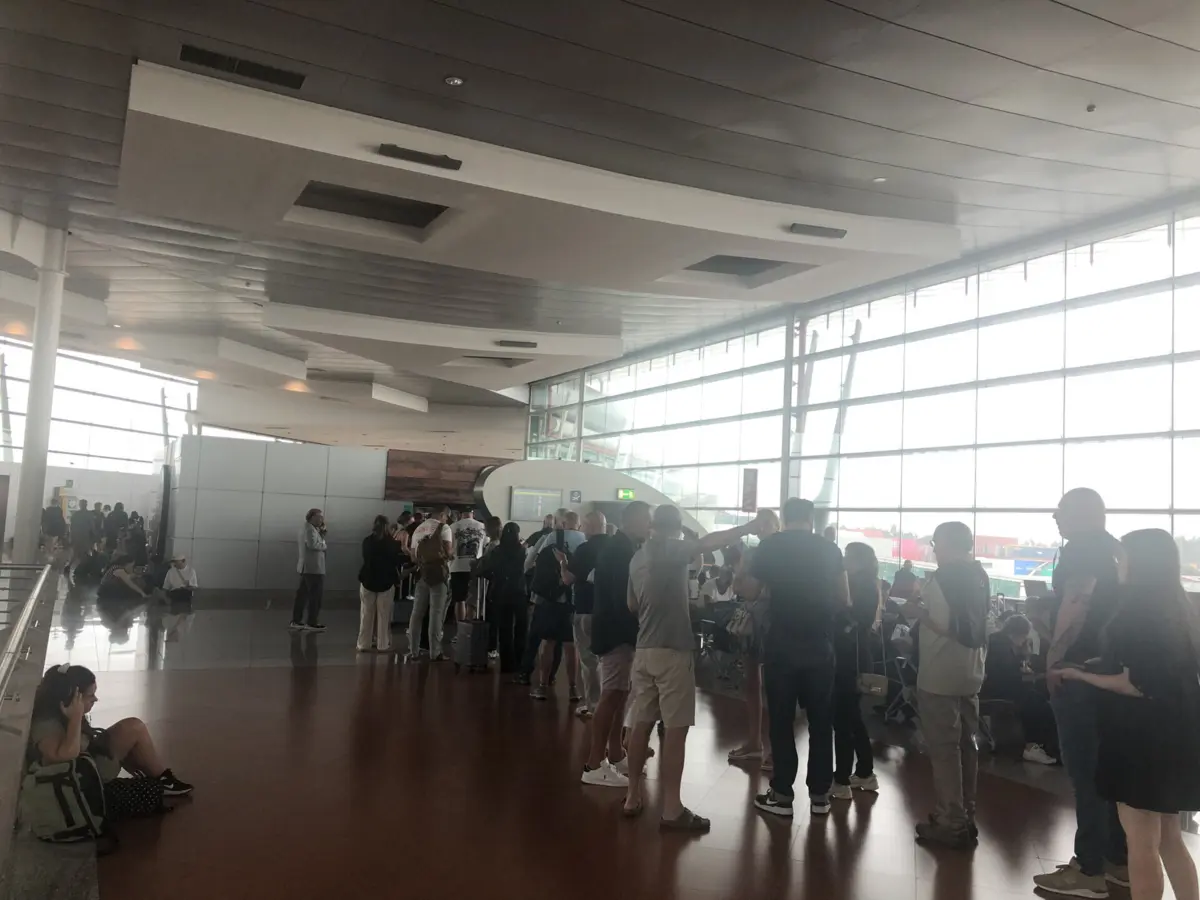 Centenas de passageiros afetados por atrasos no aeroporto do Porto