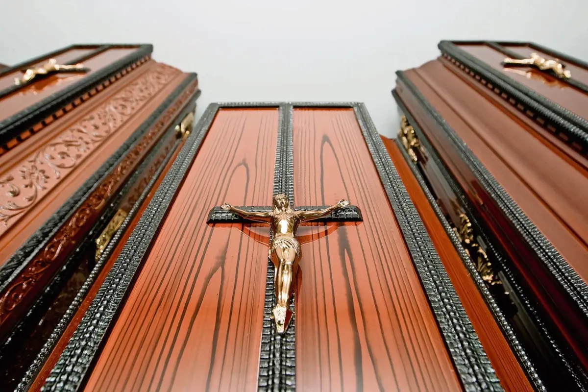 Proprietário de agência funerária invocou o seu negócio para pedir a libertação