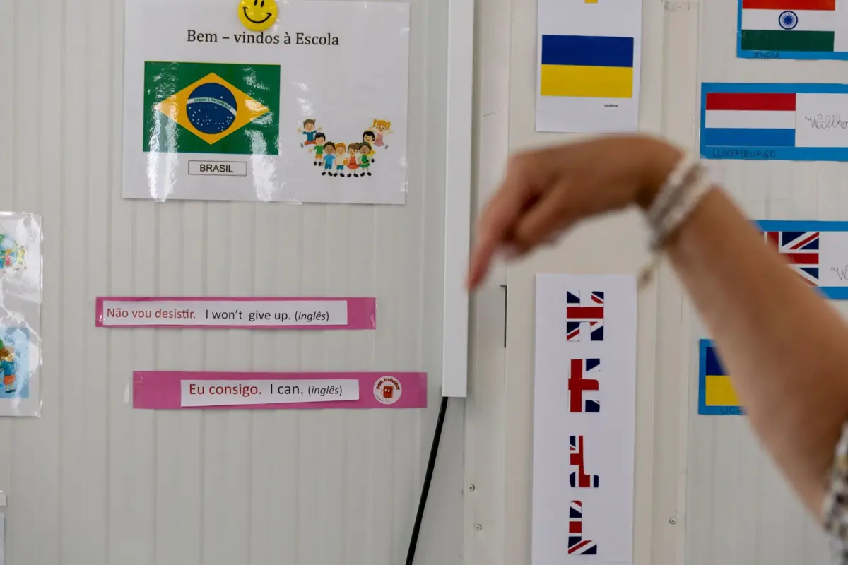 O prazo para renovações terminou na quarta-feira e, uma a uma, as escolas foram descobrindo que não conseguiam reconduzir os seus mediadores