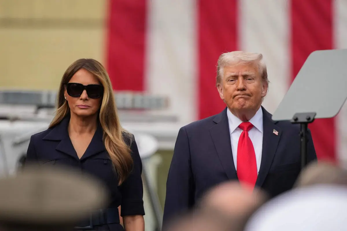 Melania Trump é acusada de difamação, interferência maliciosa no contrato editorial e de ter instruído uma empresa de relações públicas a intimidar meios de comunicação